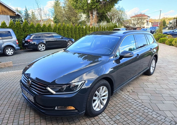 Volkswagen Passat cena 63500 przebieg: 188000, rok produkcji 2015 z Działoszyn małe 704